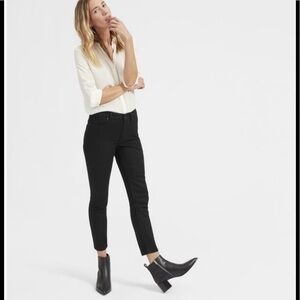 Everlane the Mid Rise black ankle jeans in size 25